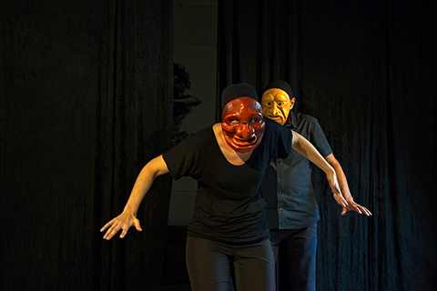 Stage de masques expressifs, scène improvisée en duo avec les masques de Grül et Edgar réalisés par Patrick Forian