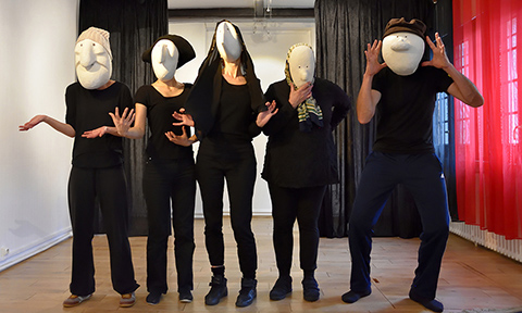 stage de masques larvaires, photo de groupe