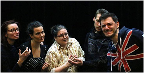 stage d'improvisation théâtrale : Expression corporelle et masques ; tableau expressif de groupe
