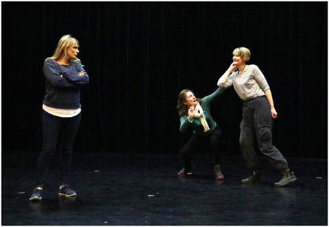 stage d'improvisation théâtrale : Expression corporelle et masques ; improvisation à trois