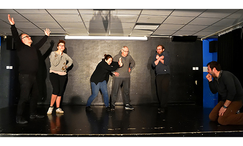 stage d'improvisation théâtrale : Expression corporelle ; tableau expressif de groupe